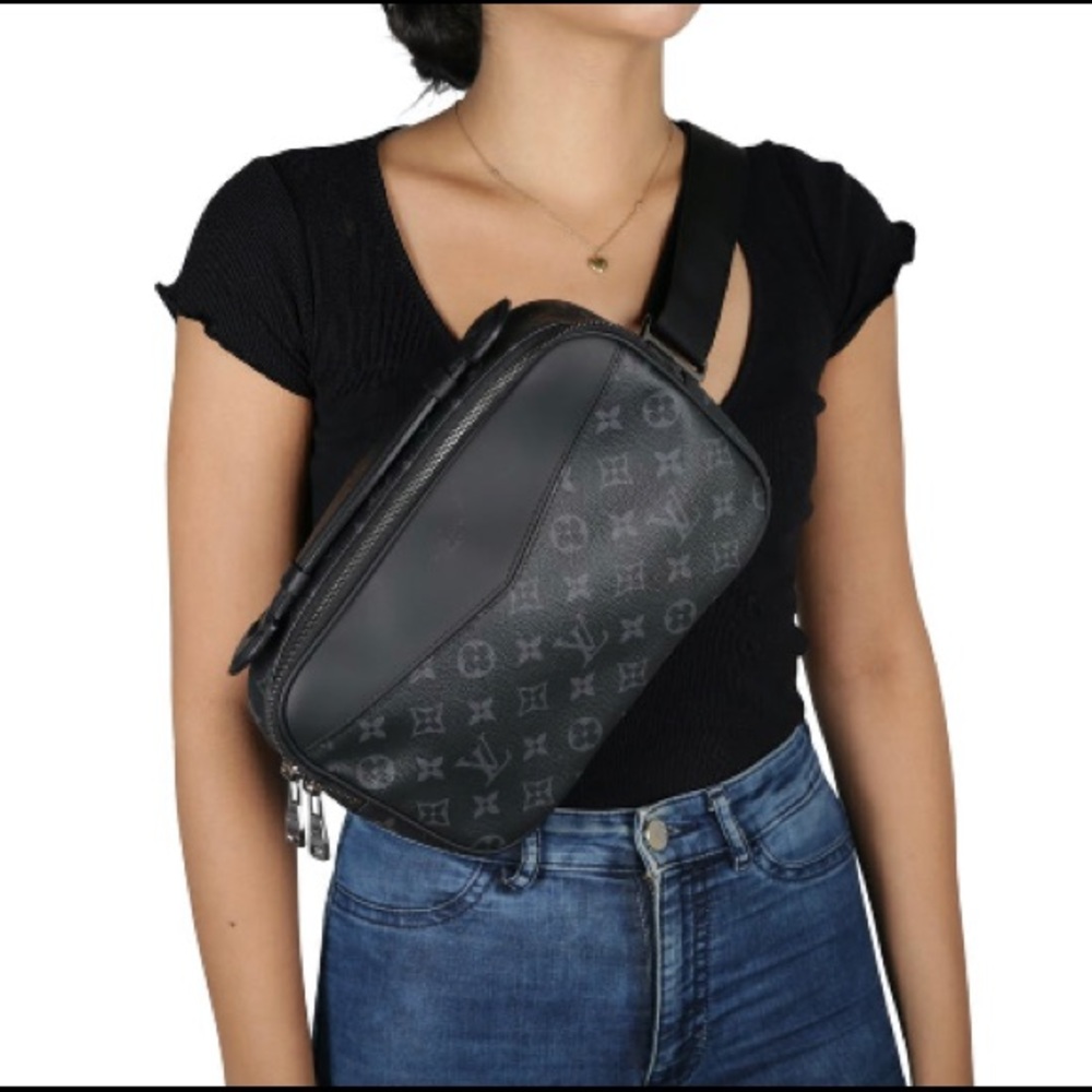 Luis Vuitton Bumbag Monogram Eclipse Black - image 1
